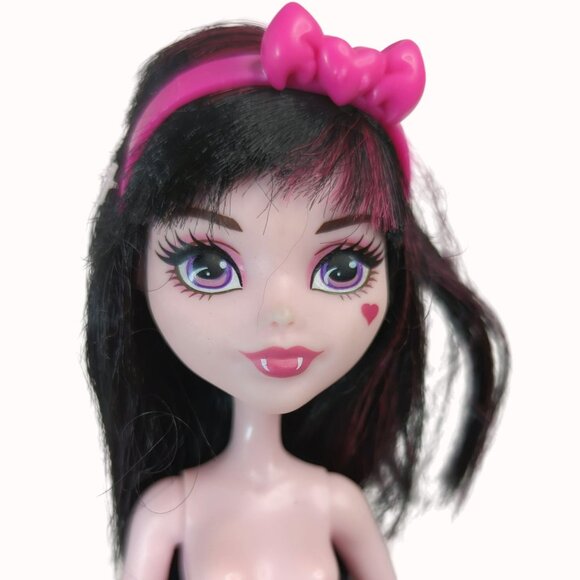 Monster High Draculaura Doll 2015 How Do You Boo? Nude Heart Tattoo Pink Headban - Picture 1 of 5